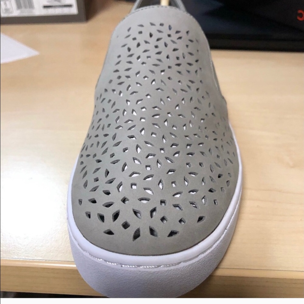 New Vionic tennis shoes